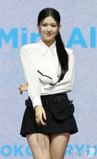 걸그룹 izna(이즈나)의 윤지윤ⓒ News1 김진환 기자