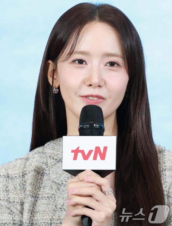 배우 임윤아가 19일 오후 서울 구로구 더세인트에서 열린 tvN 새 토일드라마 '폭군의 셰프' 제작발표회에 참석해 인사말을 하고 있다. '폭군의 셰프'는 최고의 순간 과거로 타임슬립한 셰프(임윤아 분)가 최악의 폭군이자 절대 미각의 소유자인 왕(이채민 분)을 만나며 벌어지는 서바이벌 판타지 로맨틱 코미디이다. 2025.8.19/뉴스1 ⓒ News1 권현진 기자