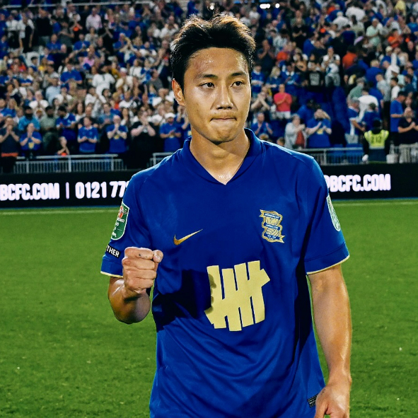 버밍엄 시티에서 활약 중인 백승호가 영국축구협회가 뽑은 3부리그 올해의 팀에 선정됐다. 사진은 버밍엄에서 활약 중인 백승호의 모습. /사진=버밍엄 시티 인스타그램 캡처