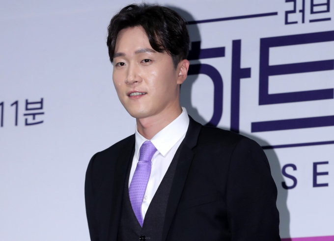 정신건강의학과 전문의이자 방송인으로 활동했던 양재웅이 운영하는 병원에서 환자가 숨진 사건을 수사 중인 경찰이 병원 관계자 4명을 추가 입건했다. 사진은 지난 2018년 3월 서울 강남구 압구정 CGV에서 열린 채널A 러브라인 추리게임 '하트시그널2' 제작발표회에 참석한 의사 양재웅. /사진=머니투데이