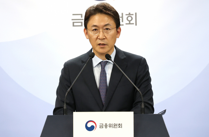 권대영 금융위원회 부위원장은 20일 신용회복 지원과 관련해 "누구에게나 발생할 수 있는 우발적 위험에서 신속하게 정상생활로 복귀할 수 있도록 돕는 일종의 안전조치"라고 설명했다./사진=뉴스1