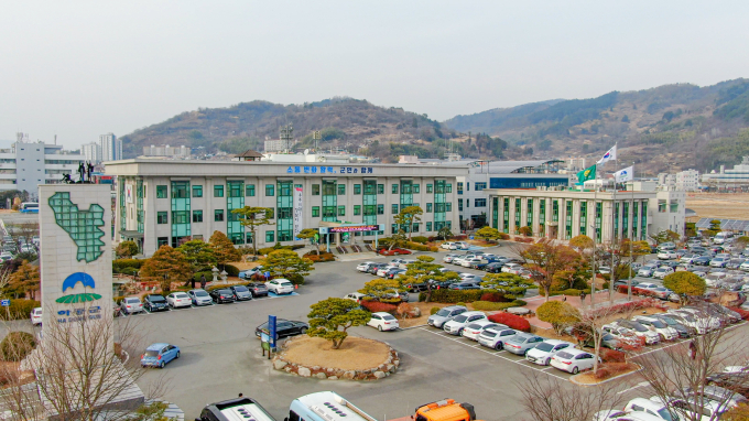 하동군청 전경./사진=하동군