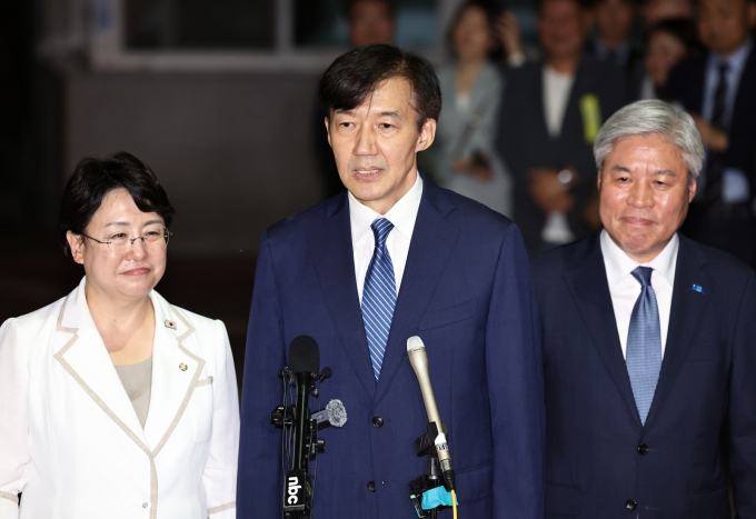 조국혁신당이 21일 조국 전 조국혁신당 복당을 최종 의결했다. 사진은 지난 15일  이재명 정부 첫 특별사면·복권 대상에 오른 조국 전 조국혁신당 대표가 서울  구로구 서울남부구치소를 나서며 소회를 밝히고 있는 모습. /사진=뉴스1
