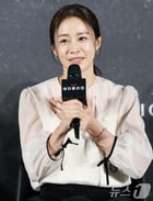 배우 김태희가 21일 오전 서울 용산구 CGV용산아이파크몰에서 열린 아마존 프라임비디오 &#039;버터플라이&#039; 기자간담회에 참석해 인사말을 하고 있다. ‘버터플라이(Butterfly)’는 동명의 그래픽 노블을 원작으로 한 스파이 스릴러 시리즈다. 전직 미 정보요원 데이비드 정(대니얼 대 킴 분)과 그를 죽이기 위해 파견된 현직 요원 레베카(레이나 하디스티 분)의 쫓고 쫓기는 이야기를 그렸다. 2025.8.21/뉴스1 ⓒ News1 권현진 기자