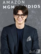 배우 김지훈이 21일 오전 서울 용산구 CGV용산아이파크몰에서 열린 아마존 프라임비디오 &#039;버터플라이&#039; 기자간담회에 참석해 미소를 짓고 있다. ‘버터플라이(Butterfly)’는 동명의 그래픽 노블을 원작으로 한 스파이 스릴러 시리즈다. 전직 미 정보요원 데이비드 정(대니얼 대 킴 분)과 그를 죽이기 위해 파견된 현직 요원 레베카(레이나 하디스티 분)의 쫓고 쫓기는 이야기를 그렸다. 2025.8.21/뉴스1 ⓒ News1 권현진 기자