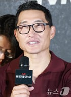 배우 대니얼 대 킴이 21일 오전 서울 용산구 CGV용산아이파크몰에서 열린 아마존 프라임비디오 &#039;버터플라이&#039; 기자간담회에 참석해 인사말을 하고 있다. ‘버터플라이(Butterfly)’는 동명의 그래픽 노블을 원작으로 한 스파이 스릴러 시리즈다. 전직 미 정보요원 데이비드 정(대니얼 대 킴 분)과 그를 죽이기 위해 파견된 현직 요원 레베카(레이나 하디스티 분)의 쫓고 쫓기는 이야기를 그렸다. 2025.8.21/뉴스1 ⓒ News1 권현진 기자