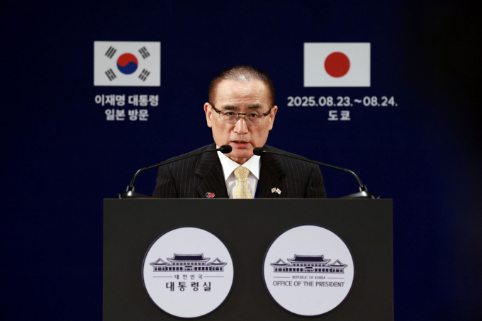 위성락 대통실 국가안보실장이 한일정상회담 중 과거사에 대한 논의가 충분히 있었으며 양국간 관계 개선도 이어질 것이란 기대감을 드러냈다. 사진은 24일 일본 도쿄 한 호텔에 마련된 프레스센터에서 한일정상회담 관련 브리핑을 진행 중인 위 실장의 모습. /사진=뉴시스