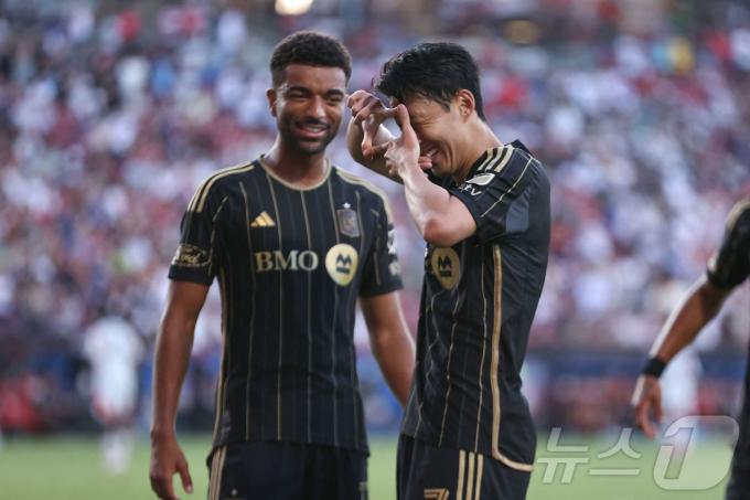 LA FC 손흥민이 득점 후 세리머니를 하고 있다. ⓒ AFP=뉴스1