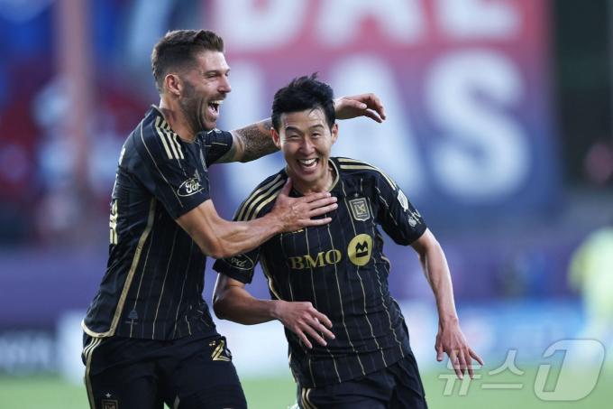 MLS 데뷔골 이후 기뻐하는 손흥민. ⓒ AFP=뉴스1