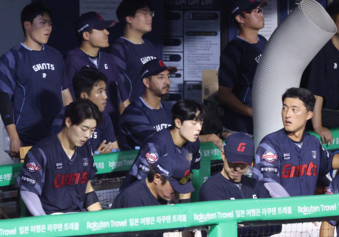 롯데 자이언츠가 빈즈 벨라스케즈를 필두로 12연패 탈출에 도전한다. 사진은 연패에 빠진 롯데 선수단의 모습. /사진=스타뉴스 