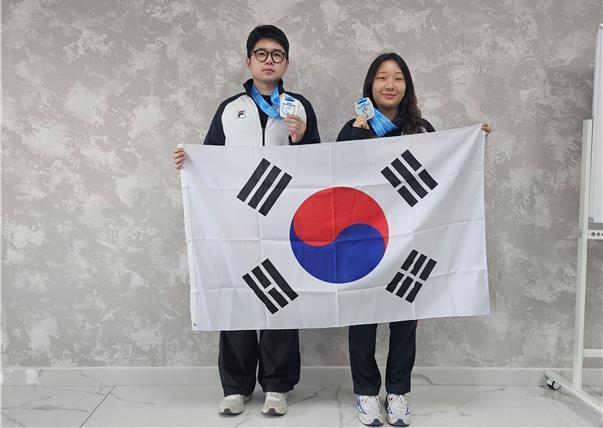 아시아사격선수권대회 공기소총 혼성 일반부에서 동메달을 차지한 박하준(KT), 권은지(울진군청).(대한사격연맹 제공)