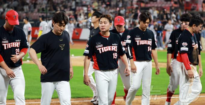 아쉬운 경기력을 반복하고 있는 KIA 타이거즈. /뉴스1 DB ⓒ News1 김진환 기자