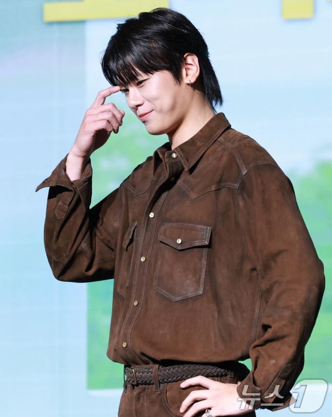 배우 차우민이 25일 오전 서울 마포구 호텔 나루 서울 엠갤러리에서 열린 넷플릭스 영화 '고백의 역사' 제작보고회에 참석해 포즈를 취하고 있다. '고백의 역사'?는 1998년, 열아홉 소녀 박세리가 일생일대의 고백을 앞두고 평생의 콤플렉스인 악성 곱슬머리를 펴기 위한 작전을 계획하던 중 전학생 한윤석과 얽히며 벌어지는 청춘 로맨스?다. 2025.8.25/뉴스1 ⓒ News1 권현진 기자
