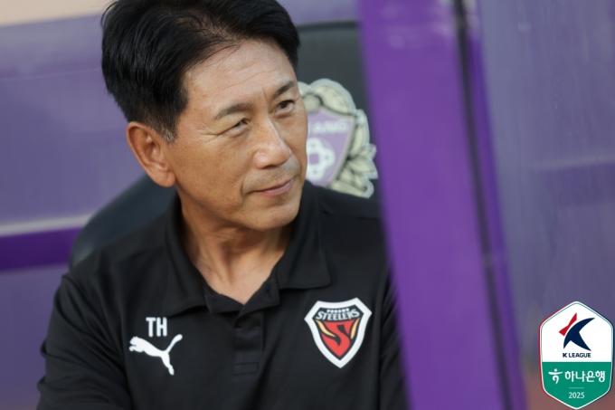 포항을 이끄는 팀 레전드 출신 박태하 감독 (한국프로축구연맹 제공)