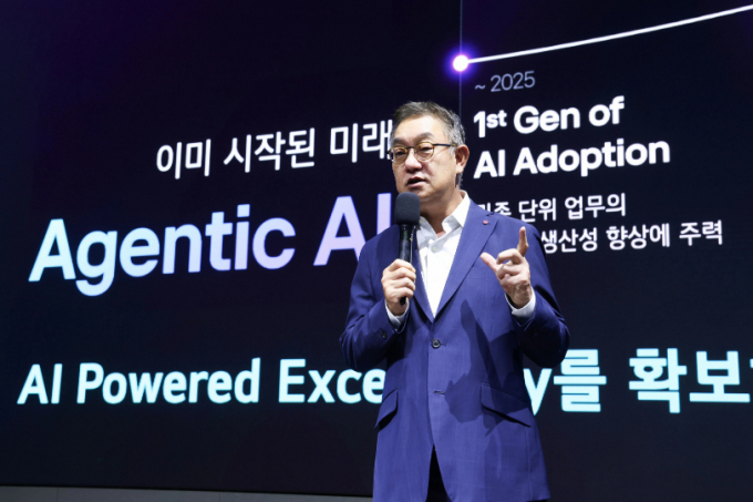 현신균 LG CNS 대표가 25일 자사 AX 미디어데이에서 환영사를 하고 있다. /사진=LG CNS