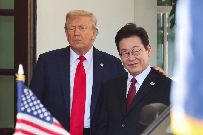 도널드 트럼프 미국 대통령이 이재명 대통령과의 정상회담 중 한국의 무역협상 문제제기가 있었지만 원래대로 계약핼 예정이라고 밝혔다. 사진은 26일(한국시각) 미국 워싱턴 DC에서 열린 한미정상회담에 참석한 이재명 대통령(왼쪽)과 트럼프 대통령의 모습. /사진=로이터