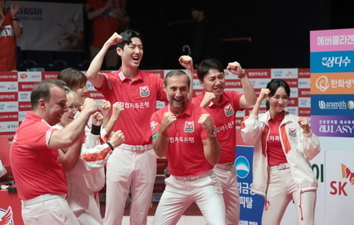 웰컴저축은행이 '프로당구 PBA 팀리그' 2라운드 정상에 올랐다. (PBA 제공)
