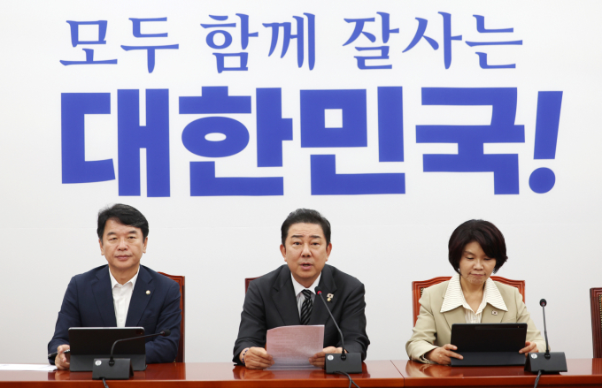 김병기 더불어민주당 원내대표가 26일 서울 여의도 국회에서 열린 원내대책회의에서 발언하고 있다. /사진=뉴시스