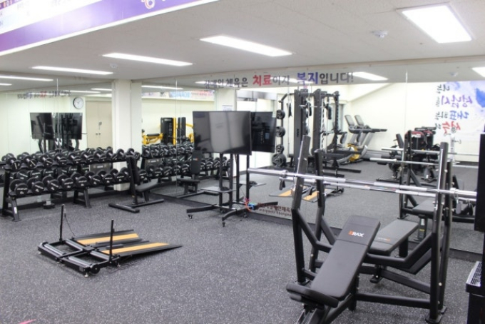 탄천종합운동장 내 장애인 전용 체력단련장. /사진제공=성남시