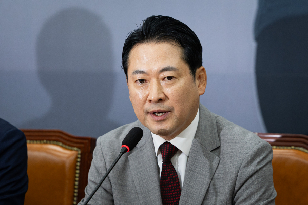 한국사 강사 출신 전한길씨가 장동혁 국민의힘 대표와 나눈 문자 내용을 공개했다. 사진은 장동혁 국민의힘 대표가 27일 서울 여의도 국회에서 열린 첫 최고위원회의에서 모두 발언을 하는 모습. /사진=뉴스1