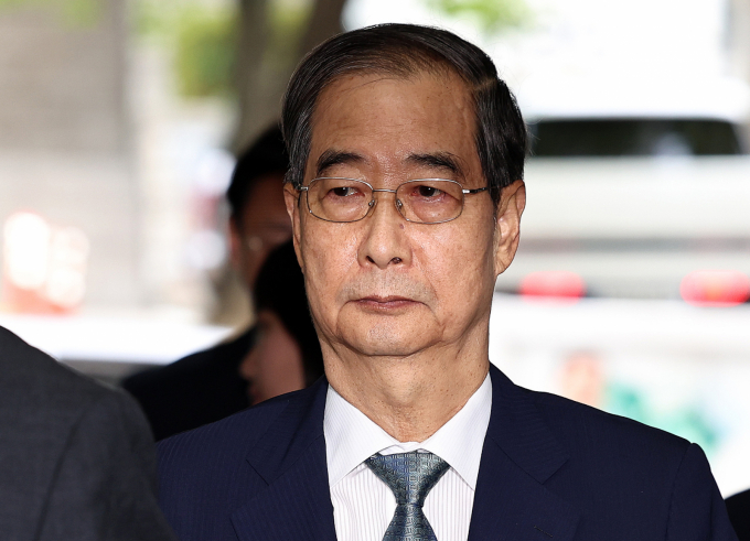 더불어민주당이 한덕수 전 국무총리에 대한 구속영장 기각에 강력한 유감을 표했다. 사진은 27일 서울 서초구 서울중앙지법에서 열린 구속 전 피의자 심문(영장실질검사)을 위해 출석한 한덕수 전 총리의 모습. /사진=뉴스1