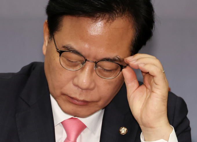 국민의힘이 28일 자당 최고위원회에서 여당인 더불어민주당에 노사정 대타협 공동위원회를 구성하자고 제안했다. 사진은 28일 서울 여의도 국회에서 열린 최고위원회의에 참석한 송언석 국민의힘 원내대표. /사진=뉴시스