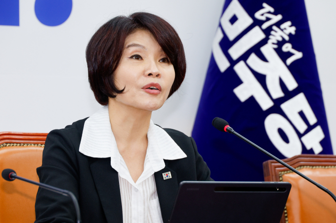한정애 더불어민주당 정책위의장이 28일 서울 여의도 국회에서 열린 정책조정회의에 참석해 모두 발언을 하고 있다. /사진=뉴스1