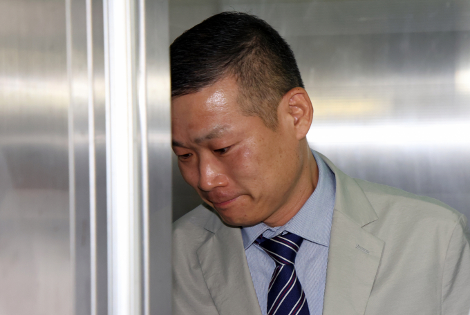 순직해병 특검팀(특별검사 이명헌)이 29일 국방부 검찰단에 수사관을 보내 압수수색을 진행하고 있다. 사진은 지난20일 김동혁 국방부 전 검찰단장이 서울 서초구 이명현 특별검사팀(순직해병 특검팀) 사무실에서 조사를 받기 위해 출석하고 있는 모습. /사진=뉴스1