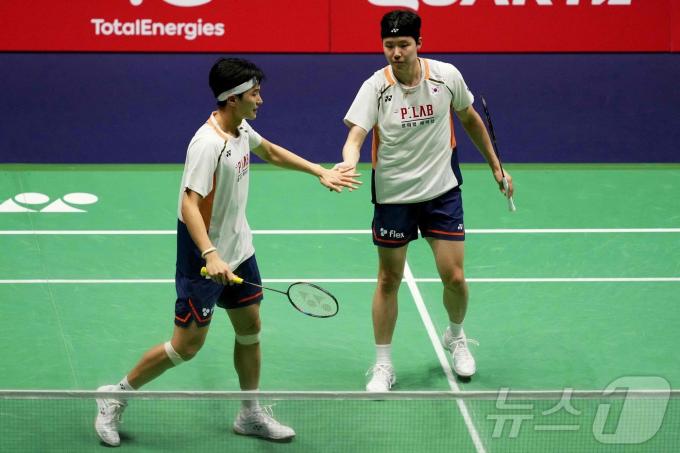 2025 세계개인배드민턴선수권대회 8강에 진출한 남자복식 세계 1위 김원호-서승재 조. ⓒ AFP=뉴스1
