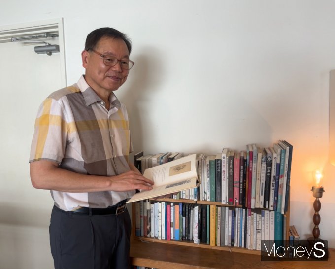 이춘재 강사는 돌파구를 찾기 위해 도전한 자격증 시험과 책 출판 등이 인생의 전환점이 됐다. /사진=염윤경 기자