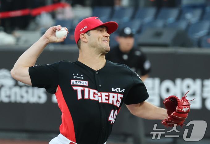 10일 오후 대전 한화생명 볼파크에서 열린 프로야구 '2025 신한 SOL뱅크 KBO 리그' 기아 타이거즈와 한화 이글스 경기에서 기아 선발투수 네일이 역투하고 있다. 2025.7.10/뉴스1 ⓒ News1 김기태 기자