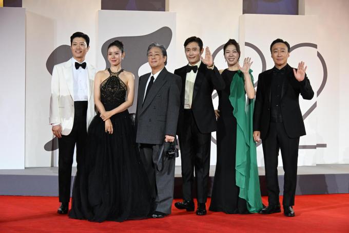 '어쩔수가없다' 배우 박희순, 손예진, 박찬욱 감독, 이병헌, 염혜란, 이성민(왼쪽부터 ,CJ ENM 제공)