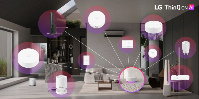 'LG 싱큐 온'과 'LG IoT 디바이스' 9종. / 사진=LG전자