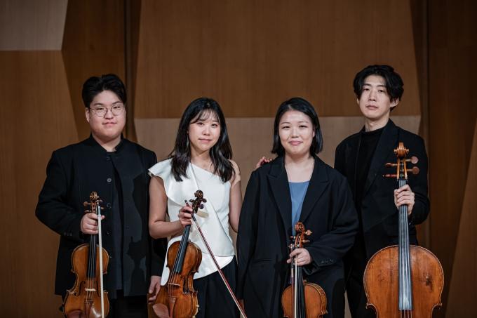 아레테 콰르텟. 왼쪽부터 박은중·전채안(바이올린), 장윤선(비올라), 박성현(첼로)(금호문화재단 제공)