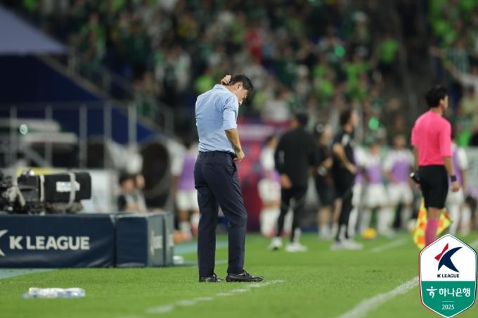 울산이 지금 기댈 곳은 2주라는 '시간'이다. 이때 심폐소생술이 성공해야한다. (한국프로축구연맹 제공)