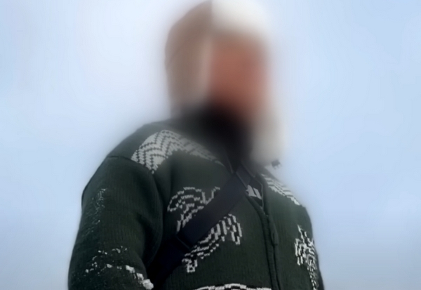 20대 남학생이 작업반장인 30대 남성으로부터 성추행당하는 사건이 발생한 가운데 가해자의 과거가 충격을 안겼다. 사진은 대학생을 성추행한 30대 남성 모습. /사진=JTBC '사건반장' 캡처