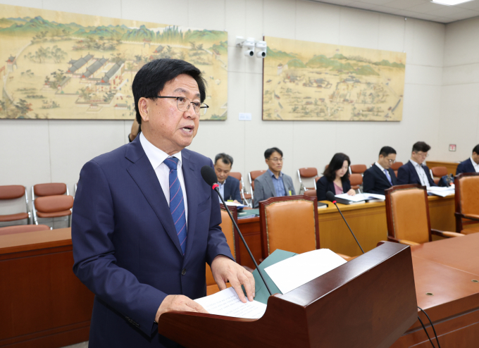  최교진 사회부총리 겸 교육부 장관 후보자가 2일 서울 여의도 국회에서 열린 교육위원회의 인사청문회에서 공교육 회복을위해 교사를 지키고 보호하는 정책을 최우석 정책으로 추진하겠다고 전했다. /사진=뉴시스