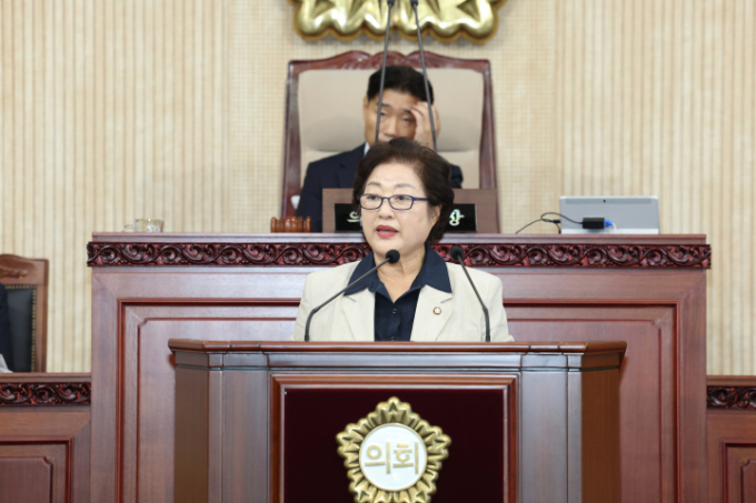 조현숙 고양특례시의회 의원(장항1·2동, 마두1·2동)이 1일 제297회 임시회에서 진행된 시정질문에서 발언하고 있다. /사진제공=고양특례시의히
