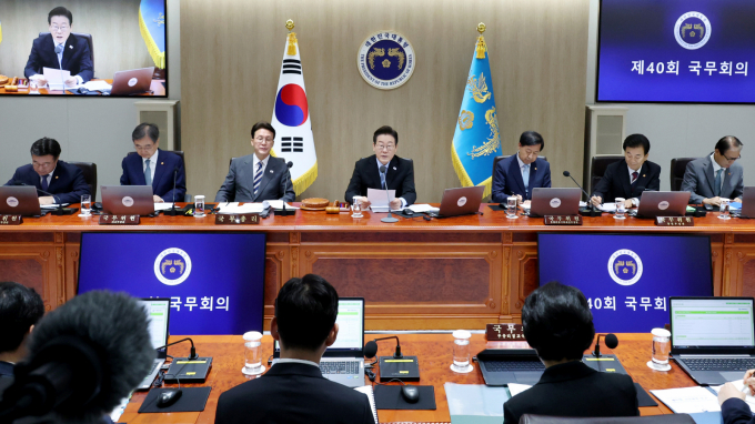  이재명 대통령이 제40회 국무회의에서 상법 개정안과 노란봉투법(노조법 2·3조 개정안)등을 심의·의결했다. 사진은 이재명 대통령이 2일 서울 용산구 대통령실 청사에서 열린 제40회 국무회의에서 발언하고 있는 모습. /사진=뉴시스(대통령실통신사진기자단)