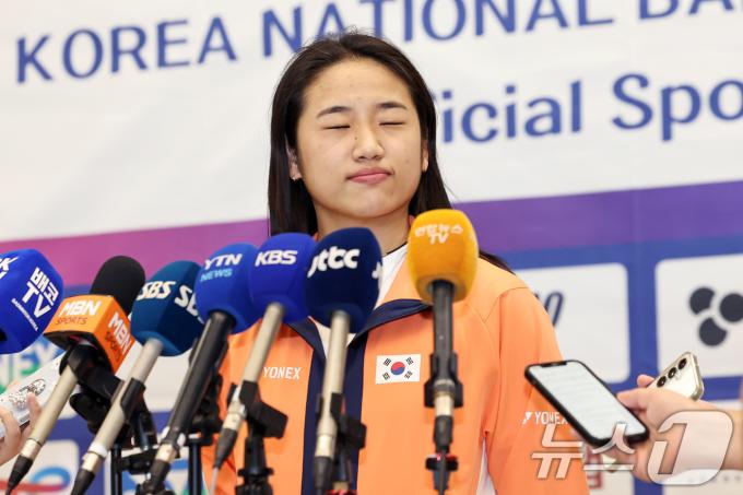 '셔틀콕 여제' 안세영이 2일 오후 인천국제공항을 통해 귀국하고 있다. 2025.9.2/뉴스1 ⓒ News1 민경석 기자