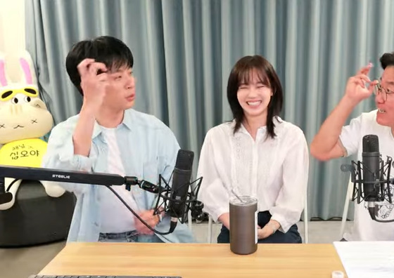 유튜브 '채널십오야' 라이브 방송 캡처