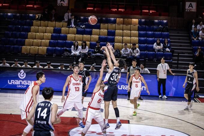 한국 U16 남자 농구대표팀이 2일(한국시간) 열린 2025 FIBA U16 아시아컵 조별리그 C조 중국과 3차전에서 81-97로 졌다. (FIBA 제공)