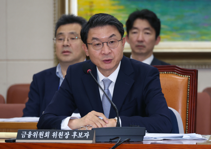 이억원 금융위원장 후보자가 지난 2일 서울 여의도 국회에서 열린 정무위원회의 인사청문회에서 의원질의에 답하고 있다. /사진=뉴시스