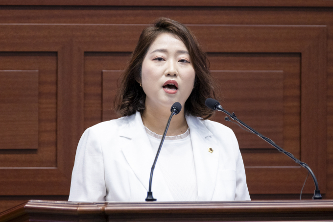 박채아 경북도의원(경산3)이 4일 열린 제357회 임시회 제2차 본회의에서 5분 발언을 하고 있다./사진제공=경북도의회