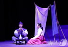 5일 서울 종로구 세종문화회관 M씨어터에서 열린 연극 '퉁소소리' 프레스콜에서 배우들이 연기를 펼치고 있다. '퉁소소리'는 조선 중기 작가 조위한의 소설 ‘최척전’을 원작으로 한 연극은 주인공 최척 일가가 30여년간 임진왜란과 정유재란, 명·청 교체기의 혼란을 겪으며 반복하는 만남과 헤어짐을 따라간다. 2025.9.5/뉴스1 ⓒ News1 김성진 기자