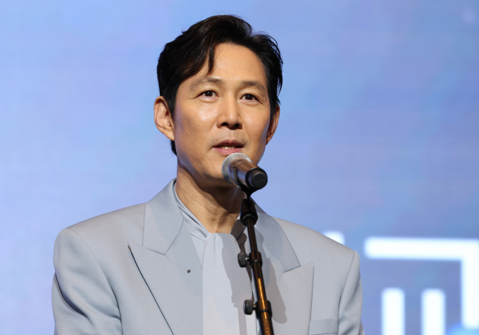 배우 이정재(52)가 드라마 제작사 래몽래인(현 아티스트스튜디오) 전 대표였던 김동래씨를 상대로 제기한 손해배상 소송 1심에서 일부 승소했다. 사진은 배우 이정재. /사진=뉴시스