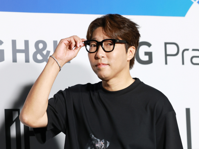 유튜버 '대도서관'으로 활동하던 나동현씨(46)가 자택에서 숨진 채 발견됐다. 사진은 방송인 대도서관이 4일 서울 중구 동대문디자인플라자(DDP)에서 열린 2026 S/S서울패션위크에 참석한 모습. /사진=뉴스1