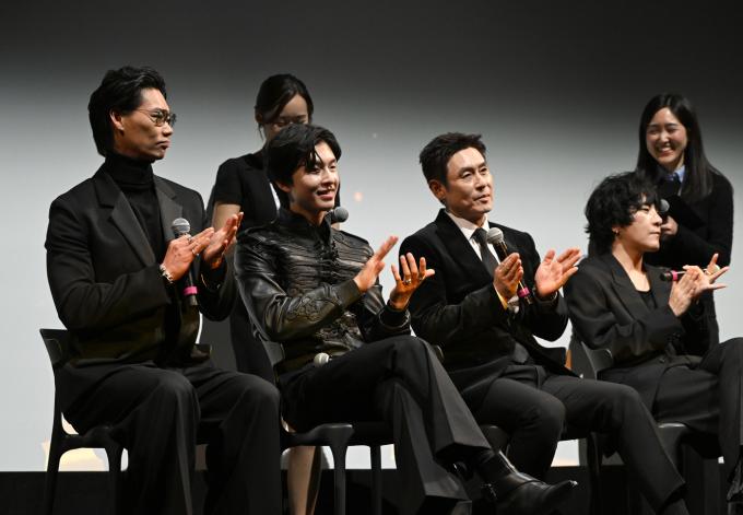 '굿뉴스' 토론토 국제영화제에 참석한 배우 및 감독 왼쪽부터 카사마츠 쇼, 홍경, 설경구, 변성현 감독 /넷플릭스 제공