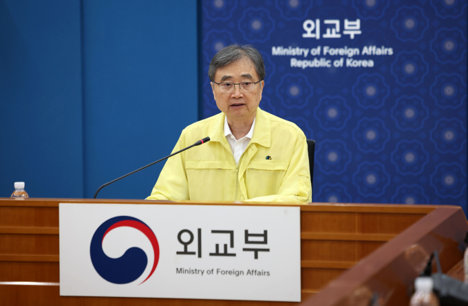 조현 외교부 장관이 지난 6일 정부서울청사에서 재외국민보호대책본부-공관 합동대책회의를 열고 미국 조지아 배터리공장 건설현장의 한국인 300여명 체포 관련 대책을 논의하고 있다. /사진=뉴시스 김선웅 기자