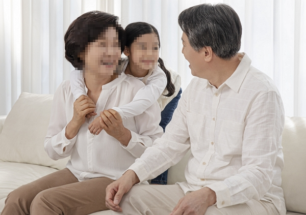 손녀를 친양자로 입양하려는 외조부모의 사연이 전해졌다. 사진은 기사의 이해를 돕기 위함. /사진=클립아트코리아